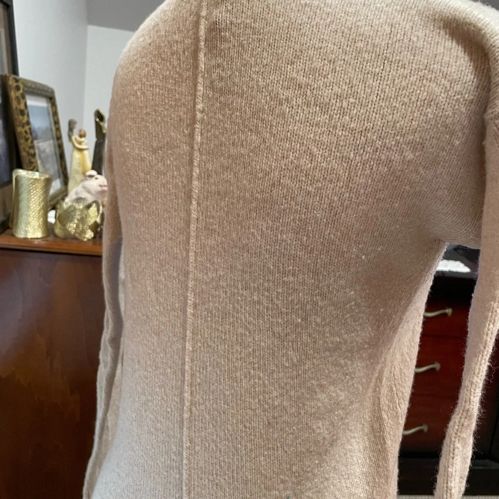 GAP CREAM V-NECK SWEATER - Picture 4 of 6